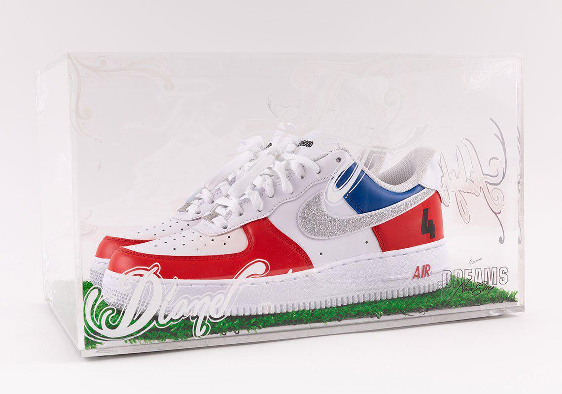 Joe Burrow et d'autres espoirs de sélection de la NFL reçoivent des chaussures Nike personnalisées avant la sélection de la NFL Joe Burrow et d'autres espoirs de sélection de la NFL reçoivent des chaussures Nike personnalisées avant la sélection de la NFL