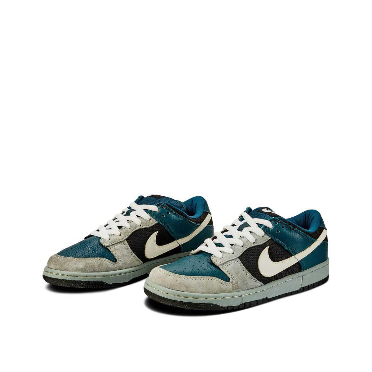 NIKE SB Dunk Low Pro x Futura NIKE SB Dunk Low Pro x Futura