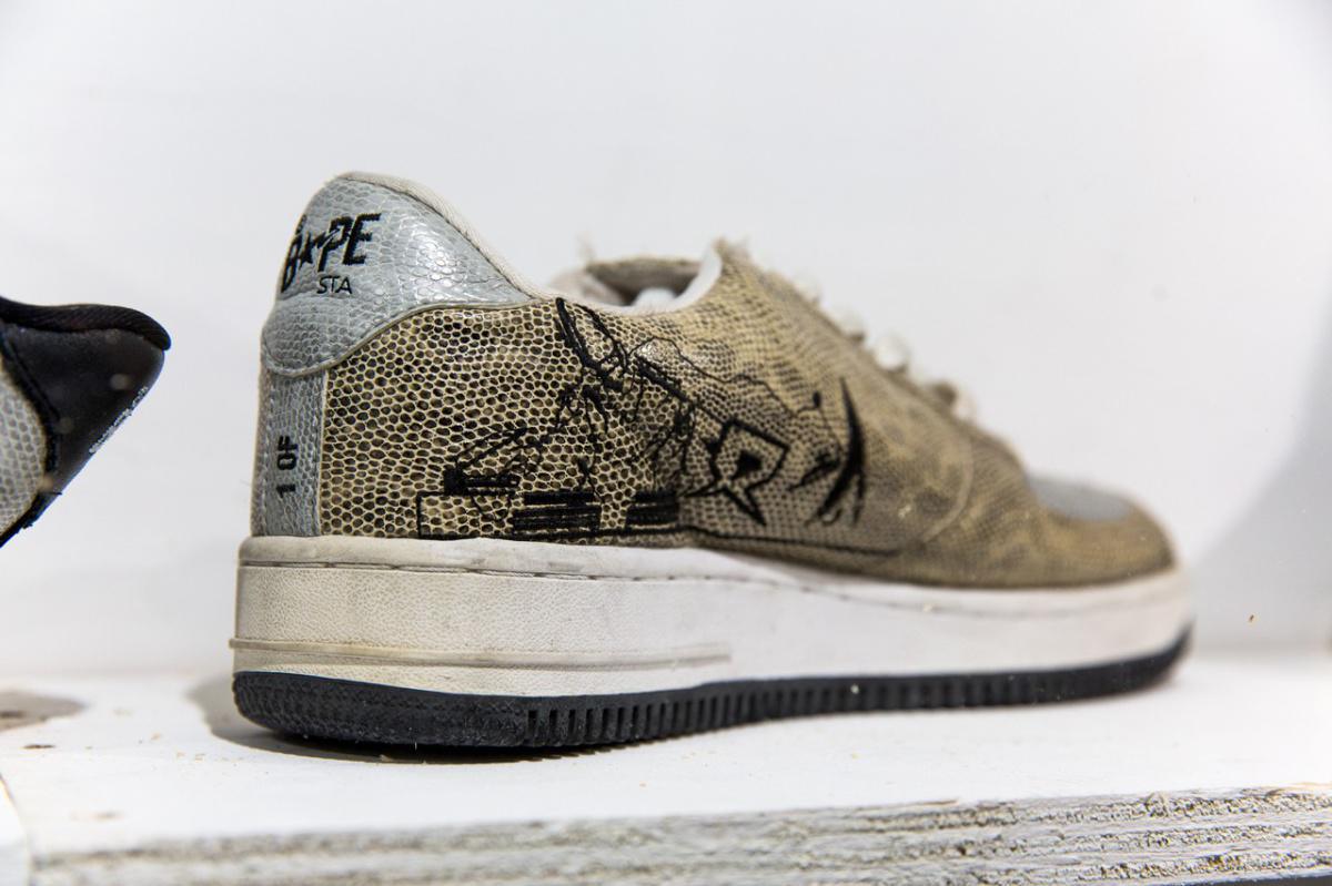 James Lavelle, fondateur de Mo'Wax et de l'UNKLE, partage les rares Collabs Nike SB et BAPE James Lavelle, fondateur de Mo'Wax et de l'UNKLE, partage les rares Collabs Nike SB et BAPE