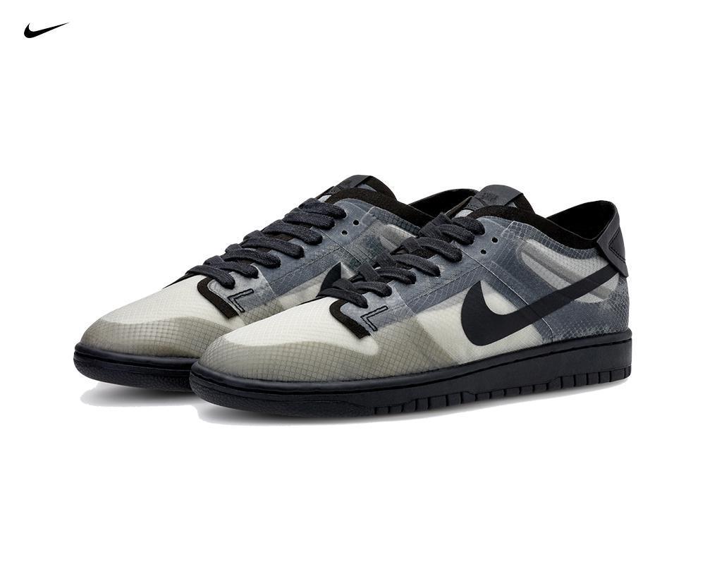 NIKE Dunk Low x Comme Des Garçons