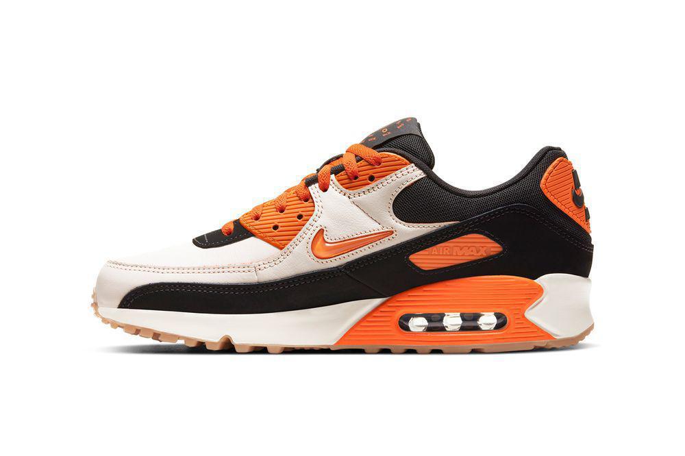 Nike Air Force 1 et Air Max 90 "Home & Away" Nike Air Force 1 et Air Max 90 "Home & Away"