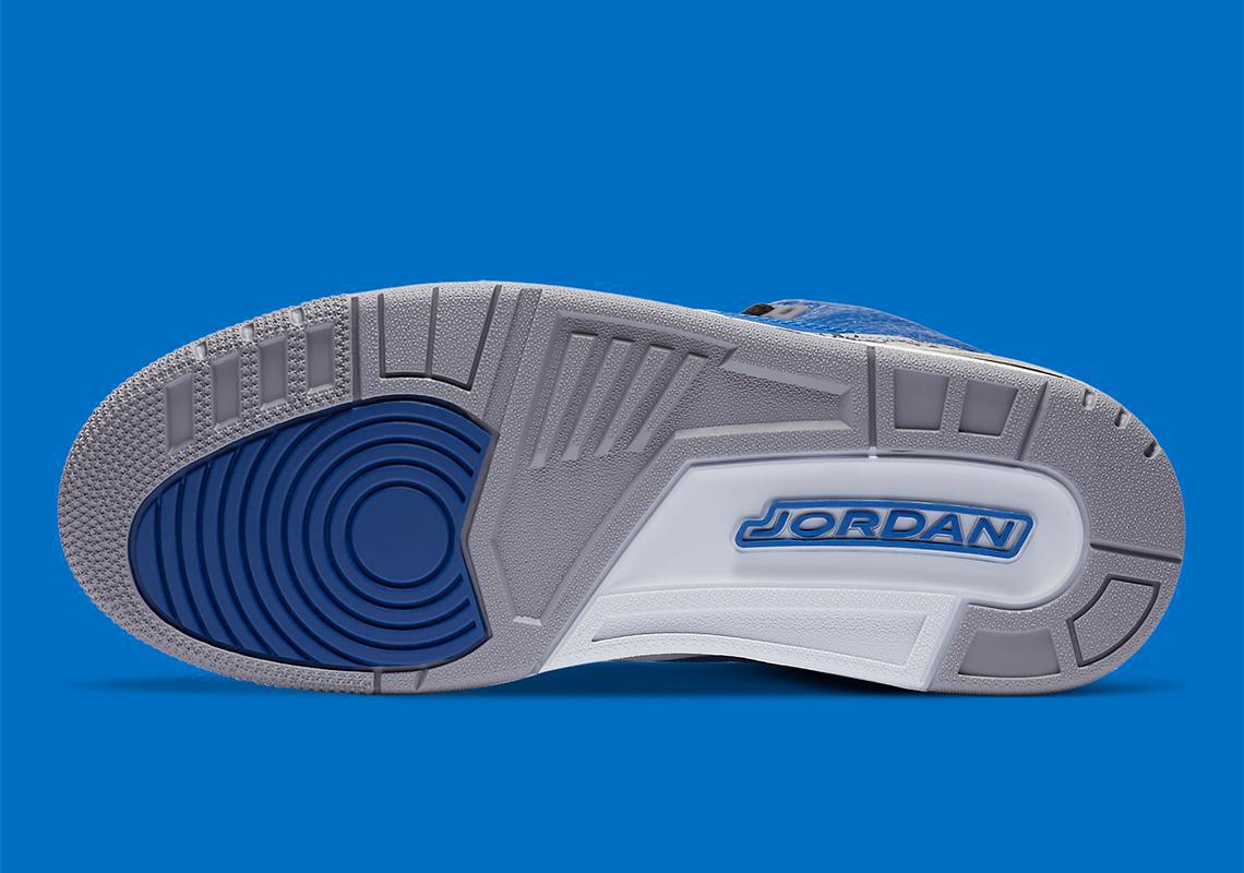 Air Jordan 3 Varsity Royal