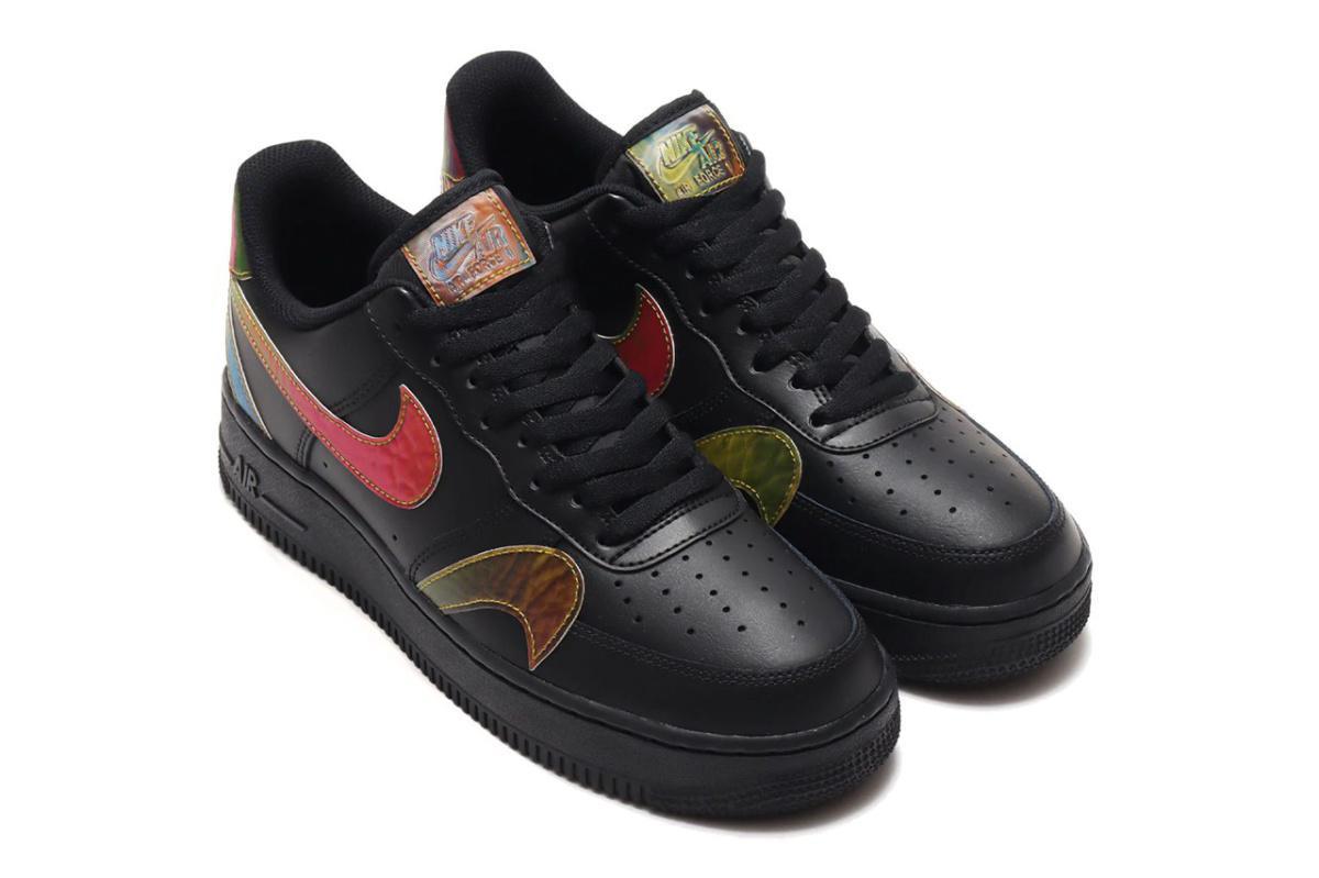 Nike couvre l'Air Force 1 avec des Swooshes Iridescent