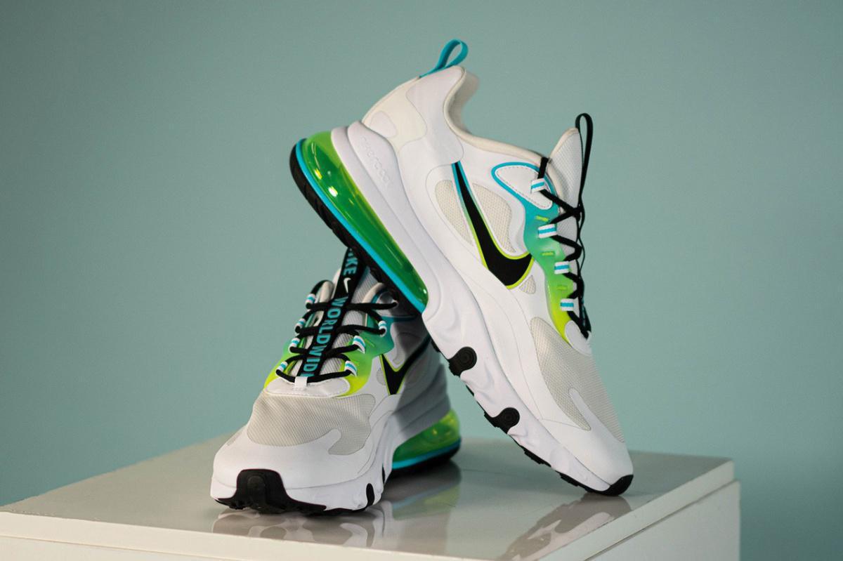Mini Swooshes et couleurs vives pour la collection "Worldwide Pack"
