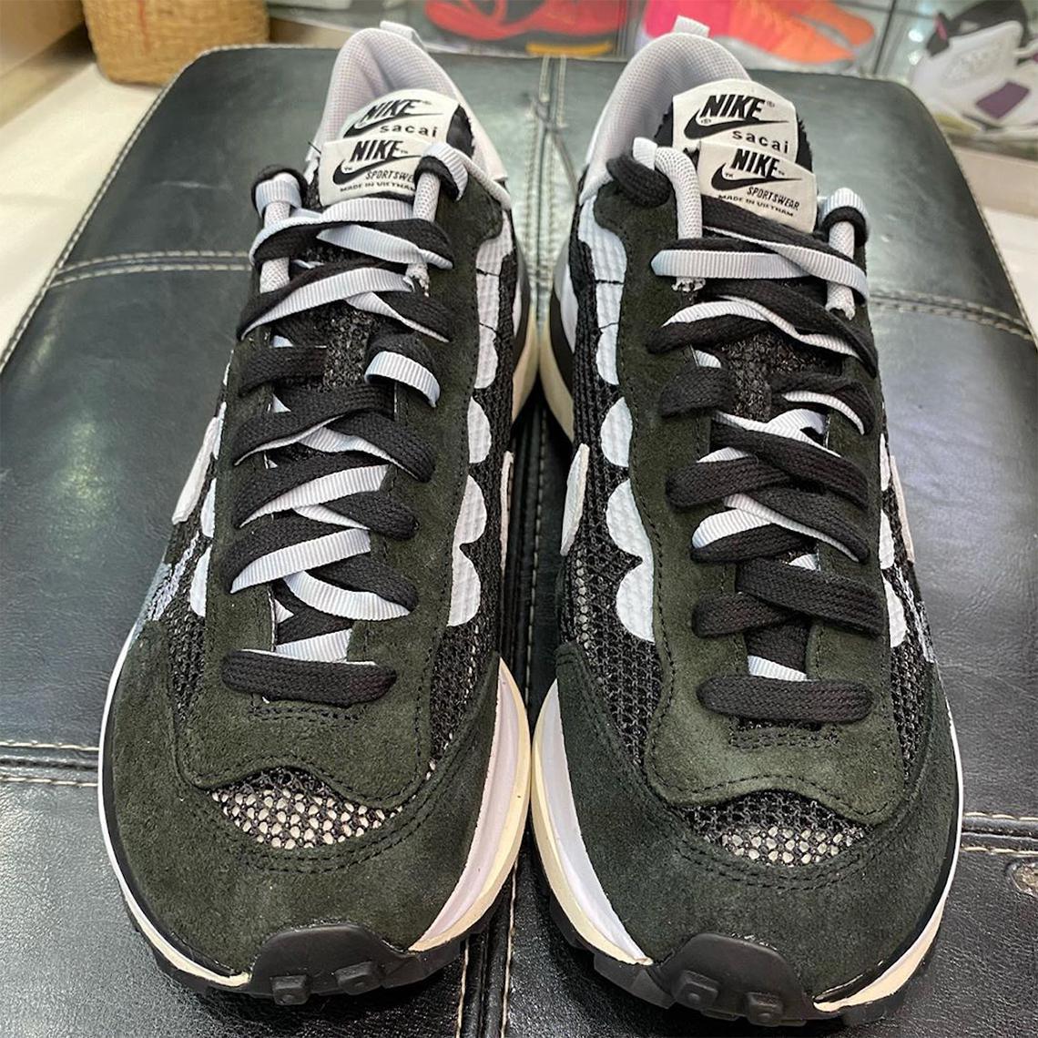 Les trois couleurs de sacai x Nike Vapor Waffle Emerge Les trois couleurs de sacai x Nike Vapor Waffle Emerge