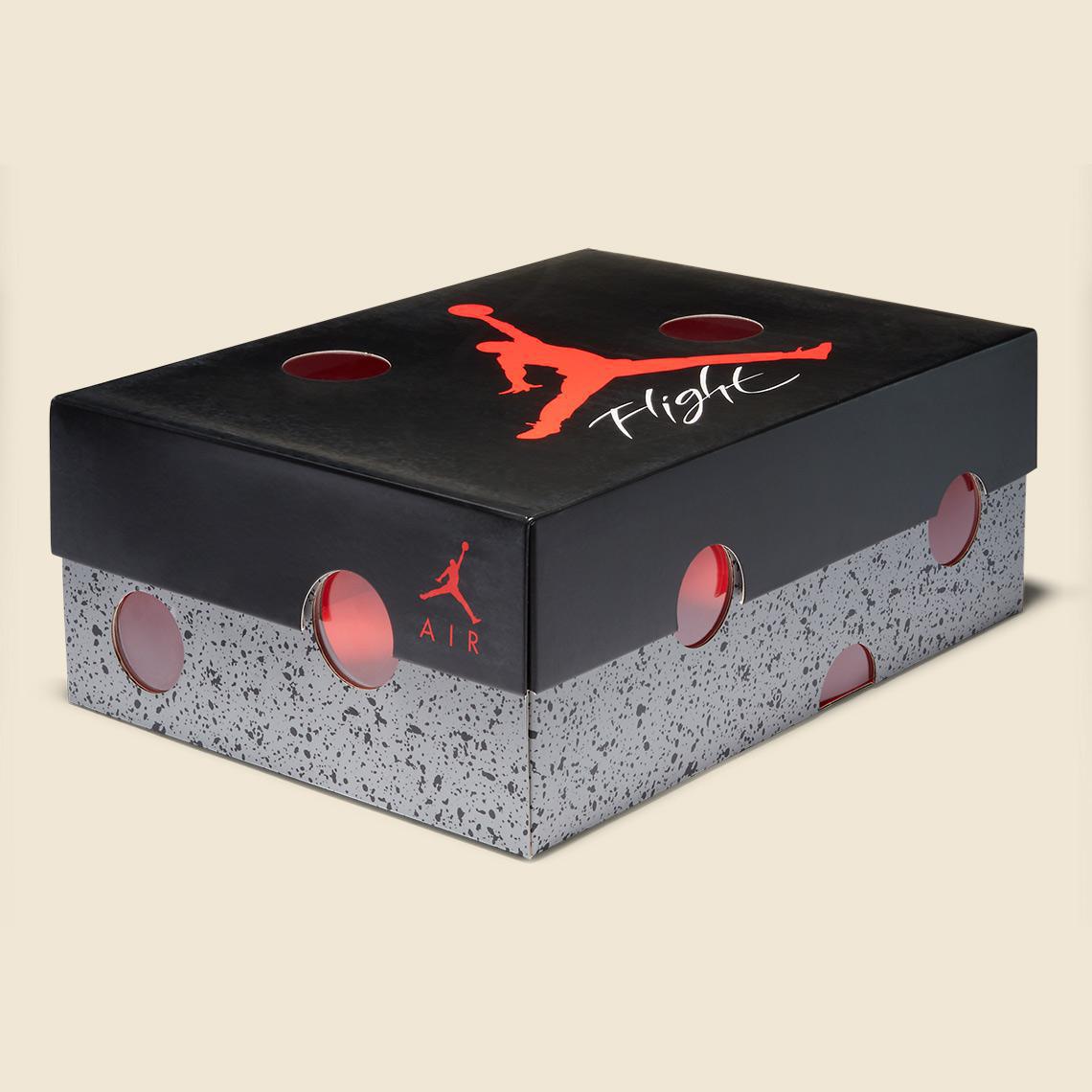 Off-White x Air Jordan 4 “Sail”