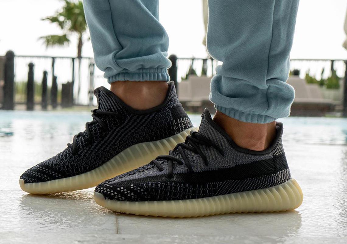 Yeezy Boost 350 v2 Asriel