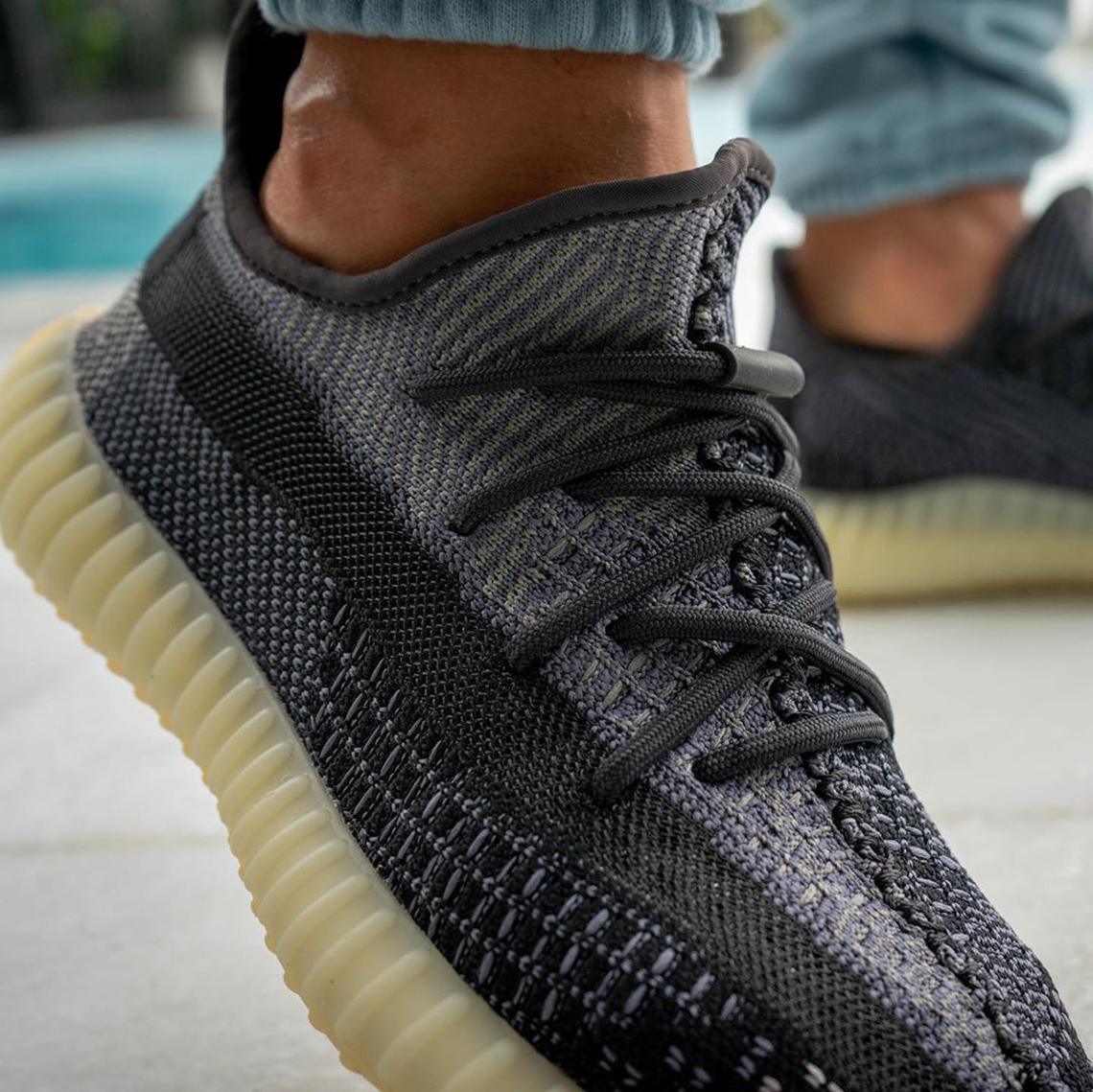 Yeezy Boost 350 v2 Asriel