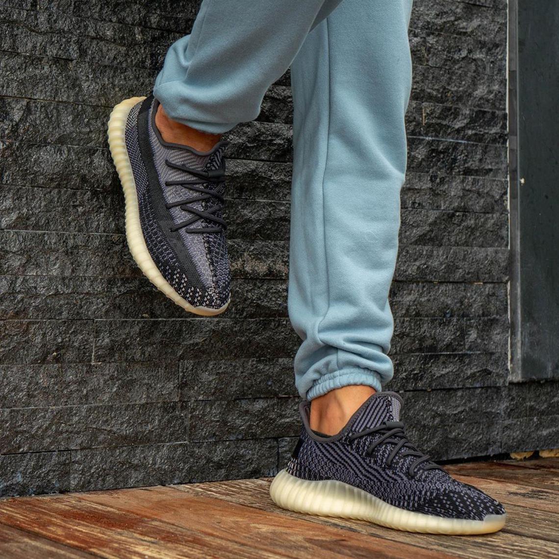 Yeezy Boost 350 v2 Asriel