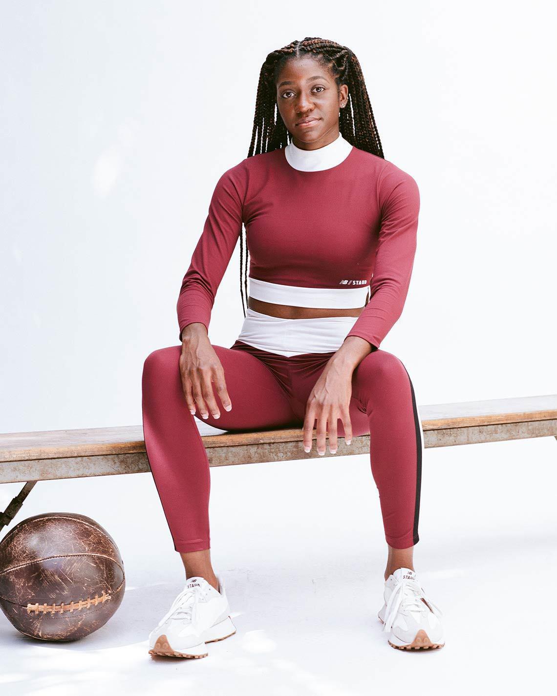 Le STAUD entame sa deuxième collaboration pour un New Balance 327 Le STAUD entame sa deuxième collaboration pour un New Balance 327