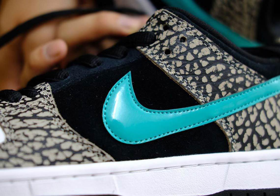 Nike SB Dunk Low Atmos Elephant