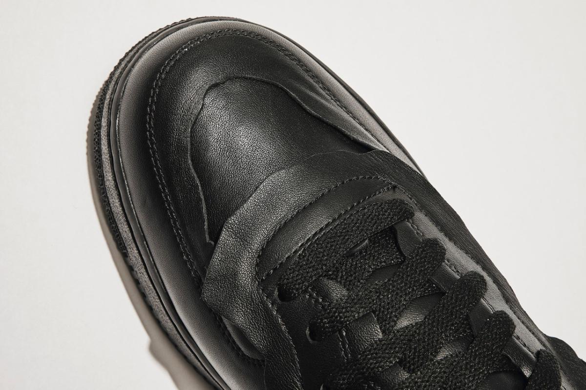 La Nike Air Force 1 déconstruite par COMME des GARÇONS La Nike Air Force 1 déconstruite par COMME des GARÇONS