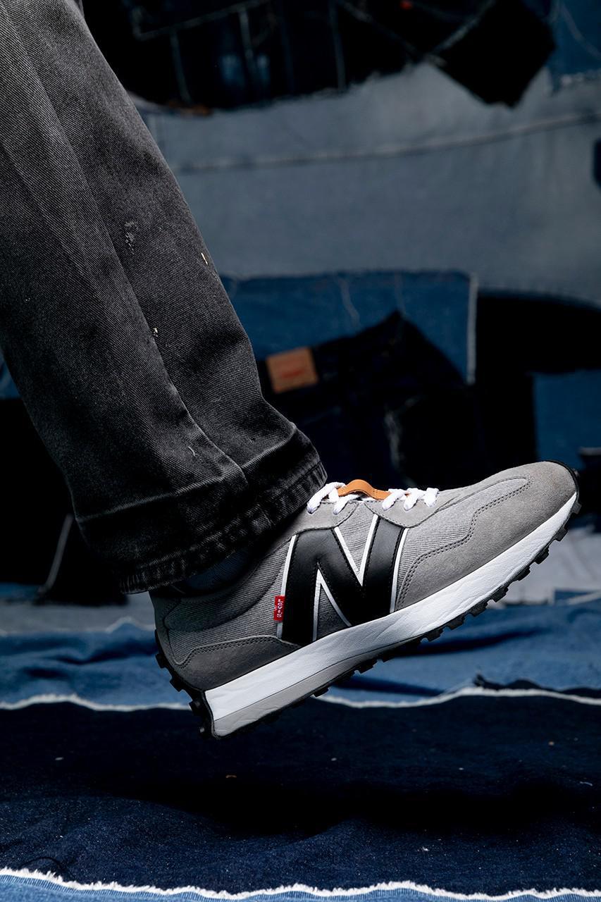 Levi's x New Balance 327