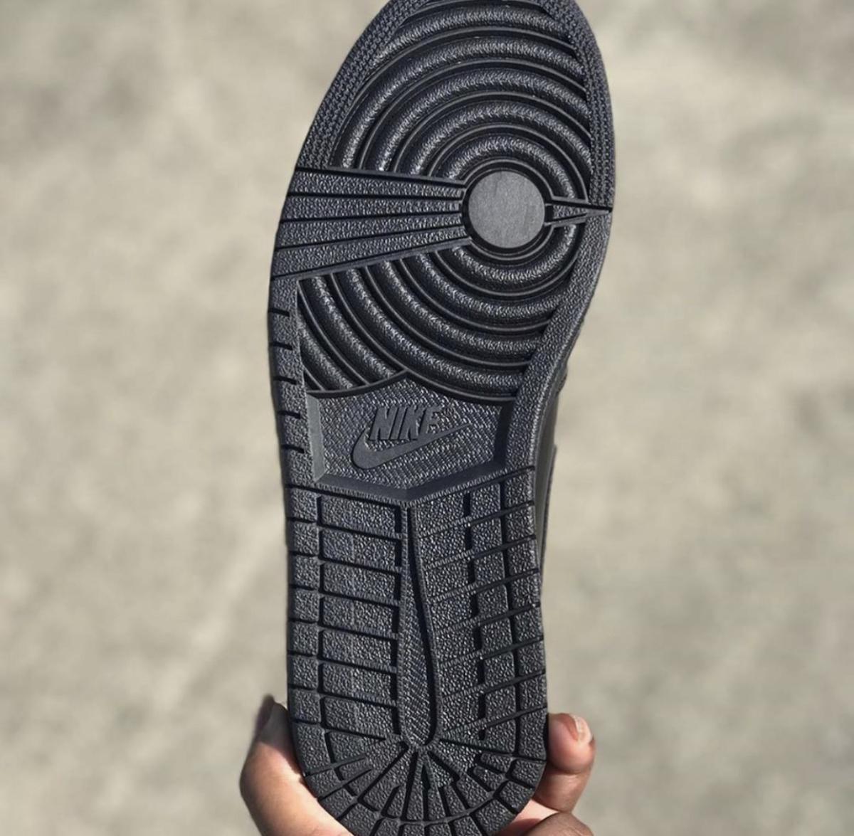 Air Jordan 1 High OG “Black Gold”