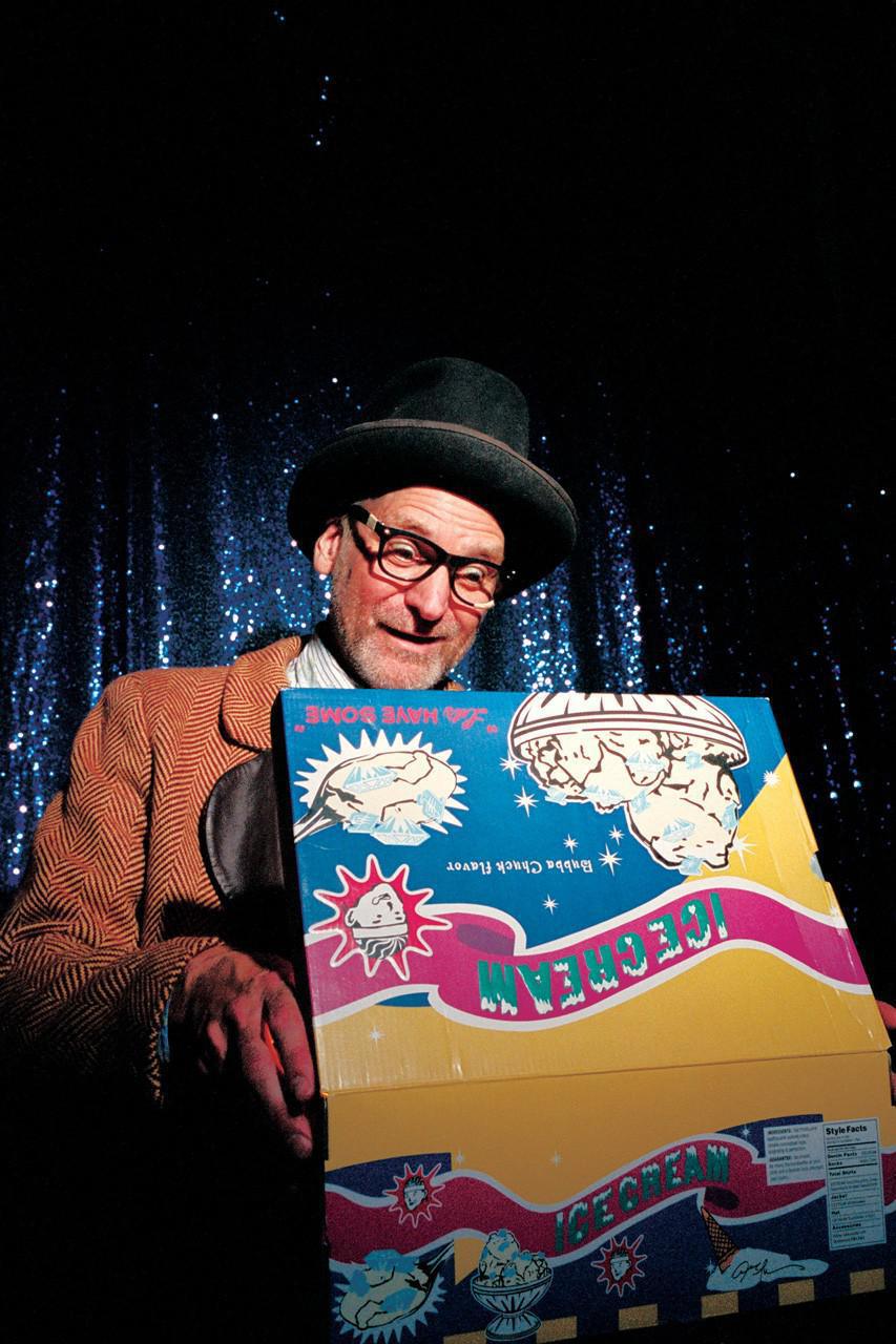 BBCICECREAM x Reebok Question Lows applique son graphique de chien de course BBCICECREAM x Reebok Question Lows applique son graphique de chien de course