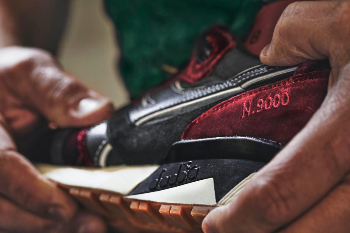 24 Kilates et un Sabotage livrent une Diadora N.9000 de luxe en velours rouge "In Vino Veritas"