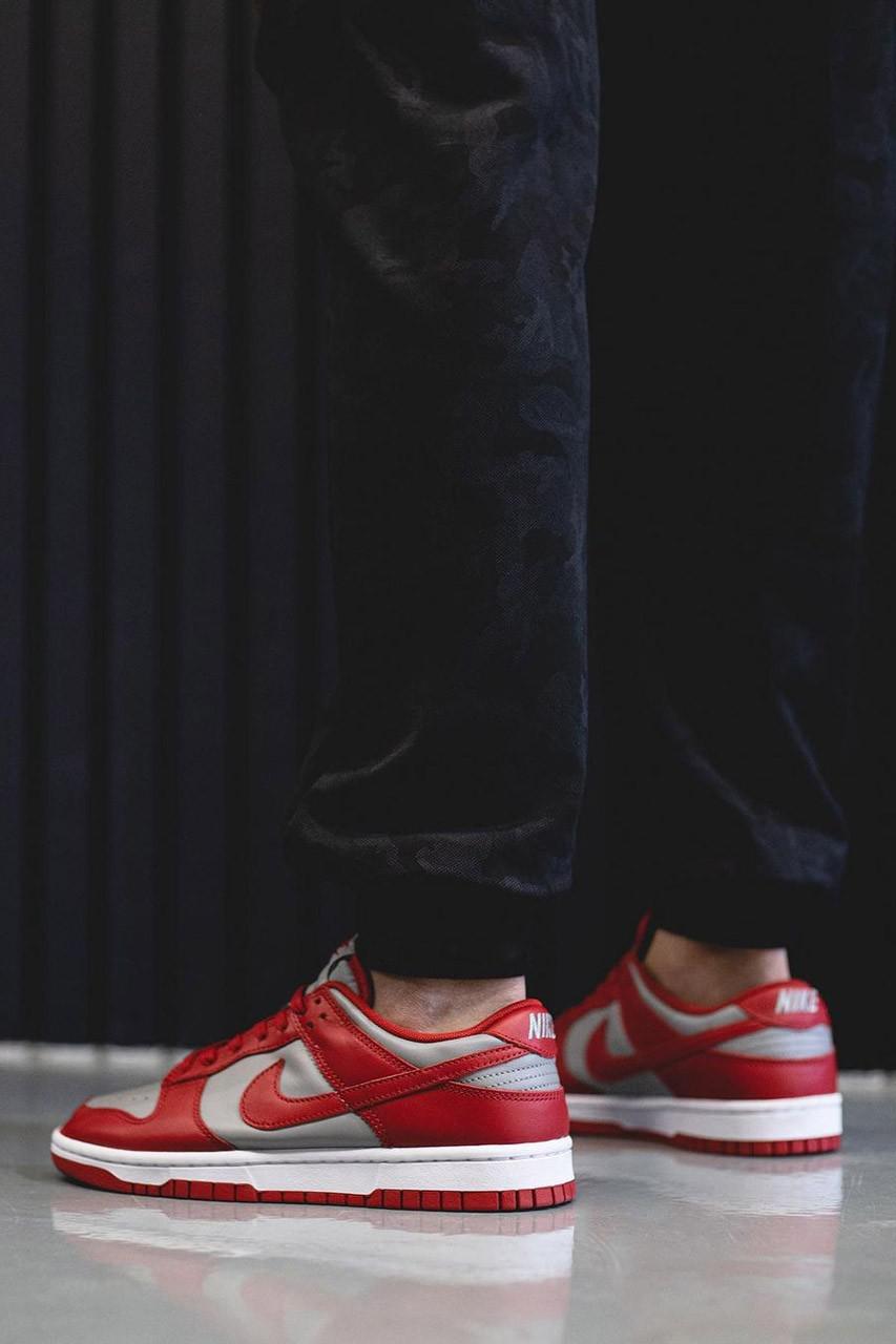 Deux. coloris de Nike Dunk Low 2021 font surface