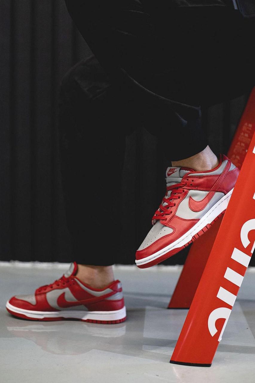 Deux. coloris de Nike Dunk Low 2021 font surface