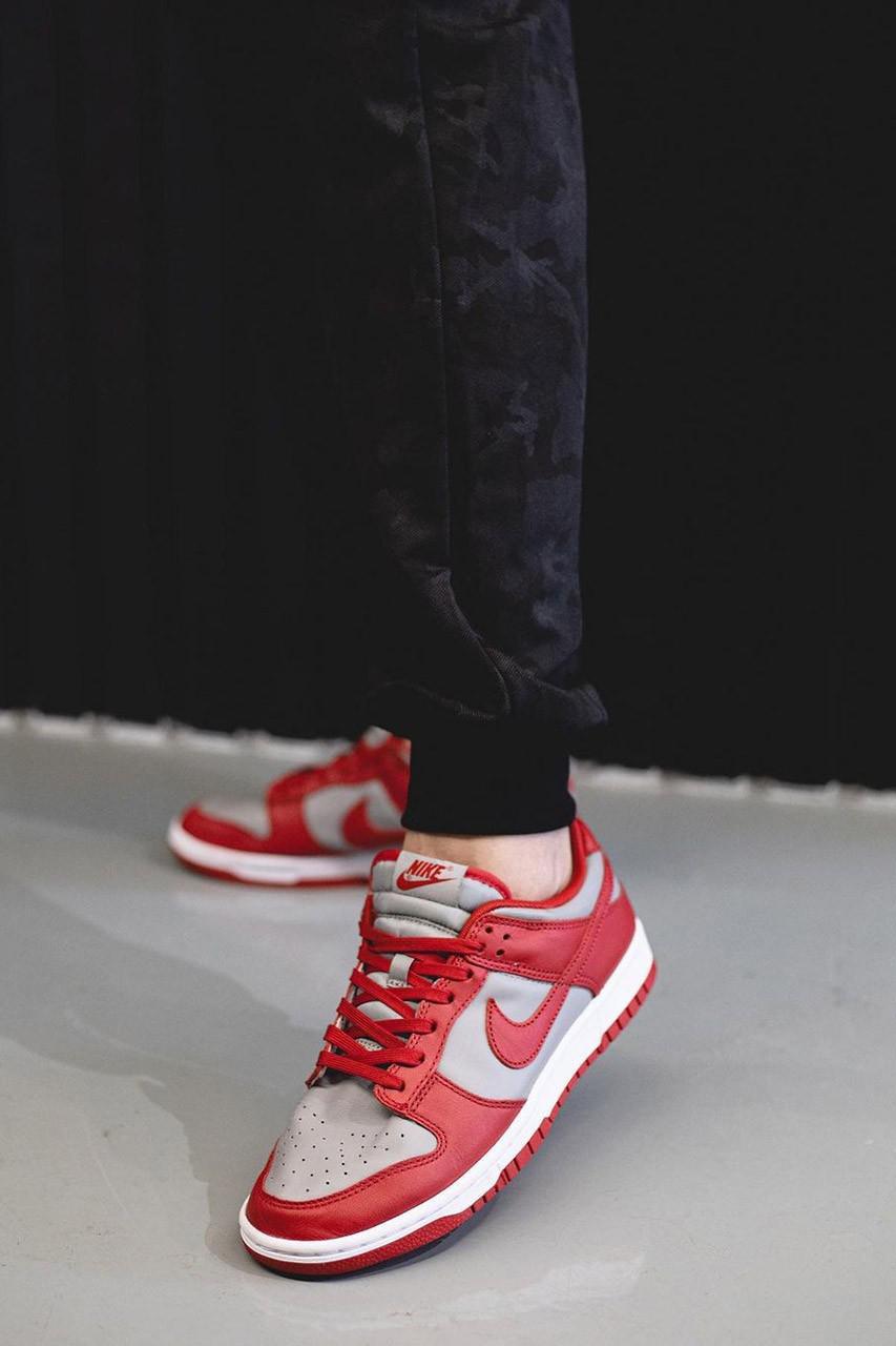 Deux. coloris de Nike Dunk Low 2021 font surface