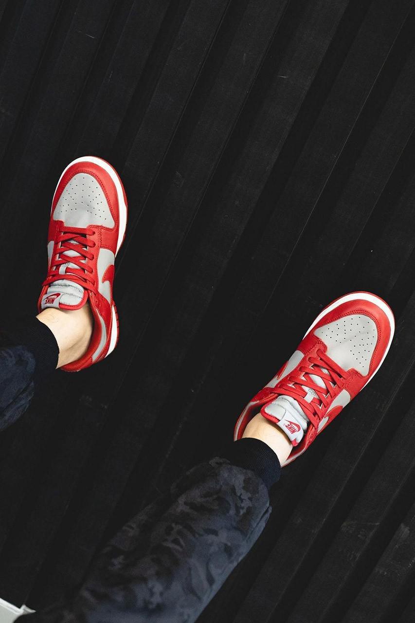 Deux. coloris de Nike Dunk Low 2021 font surface Deux. coloris de Nike Dunk Low 2021 font surface