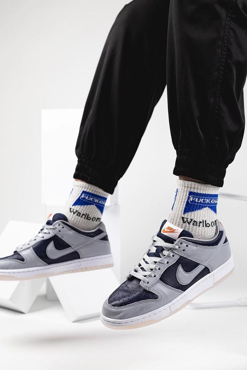 Deux. coloris de Nike Dunk Low 2021 font surface