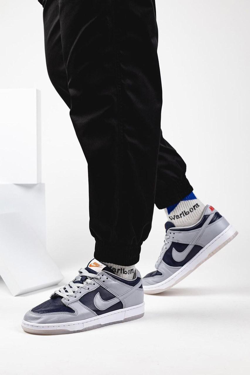 Deux. coloris de Nike Dunk Low 2021 font surface