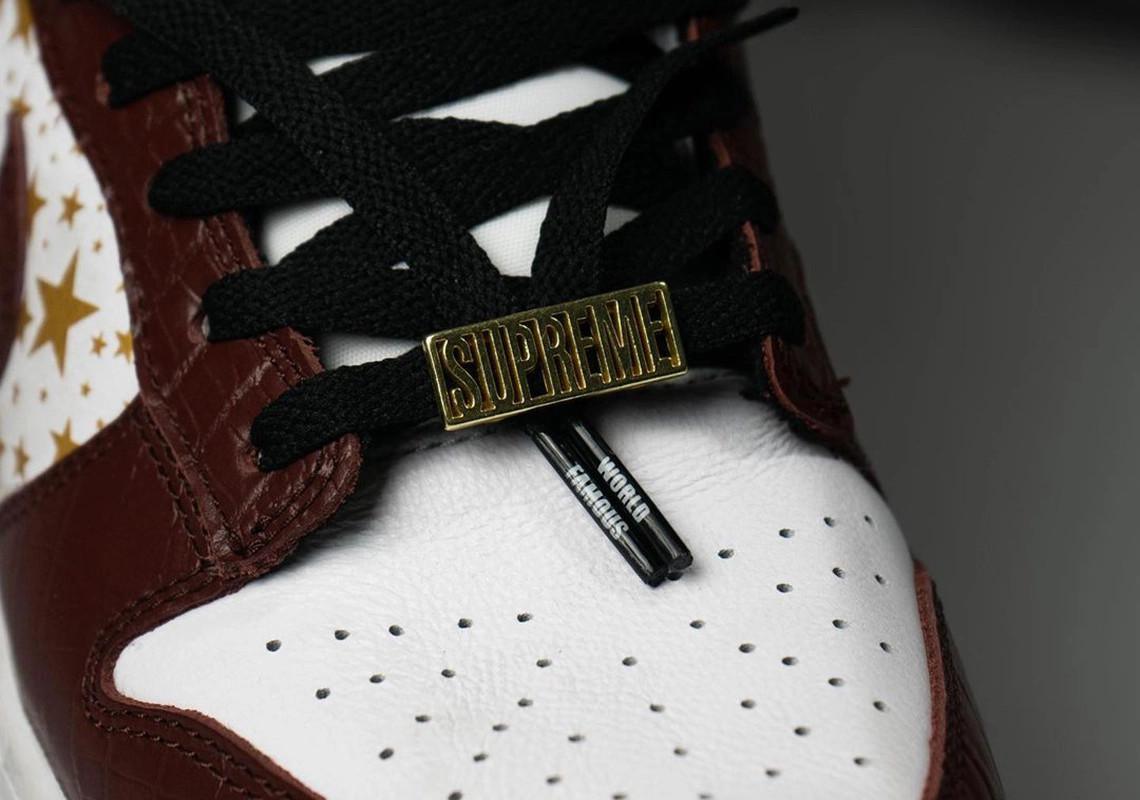 Supreme x Nike SB Dunk Low “Barkroot Brown”
