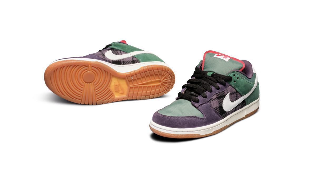 NIKE SB Dunk Low Joker Sample NIKE SB Dunk Low Joker Sample