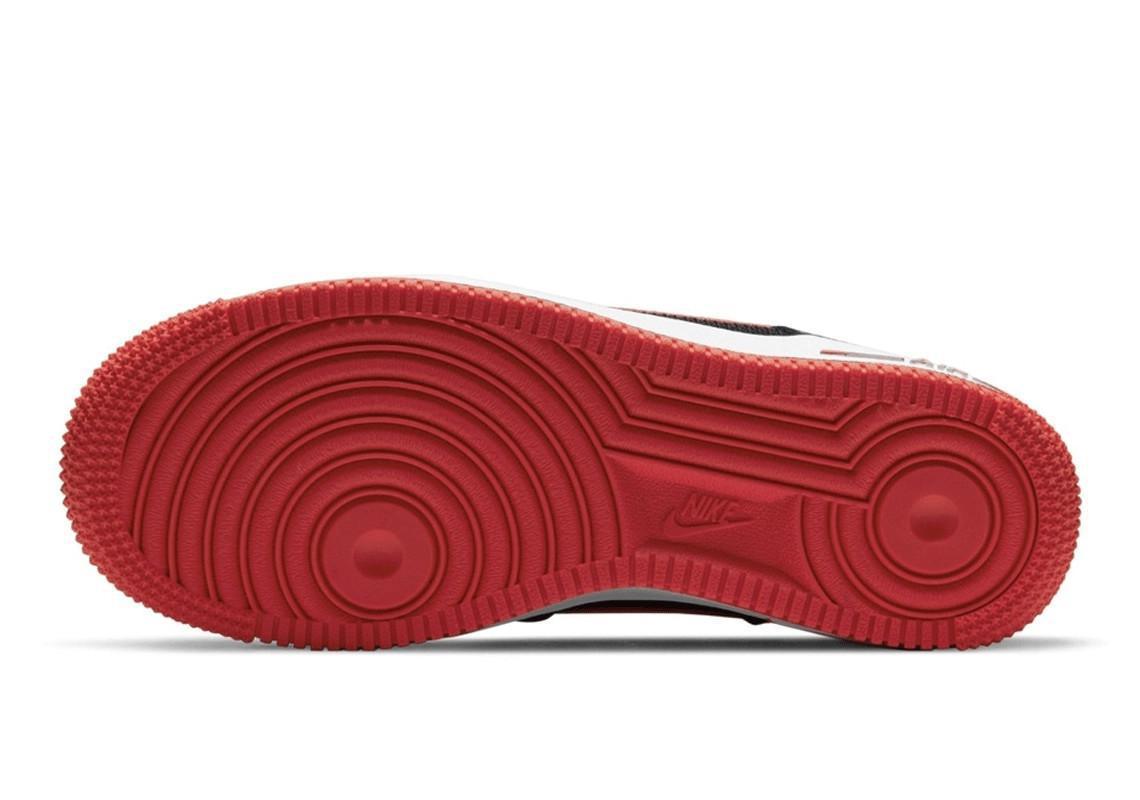 Nike Air Force 1 Low 82 Bred et Royal Nike Air Force 1 Low 82 Bred et Royal