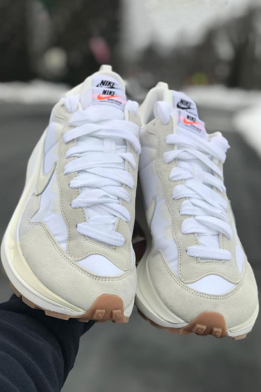 Une collaboration sacai x Nike Vaporwaffle "Sail" avec Gum Bottoms est en préparation Une collaboration sacai x Nike Vaporwaffle "Sail" avec Gum Bottoms est en préparation
