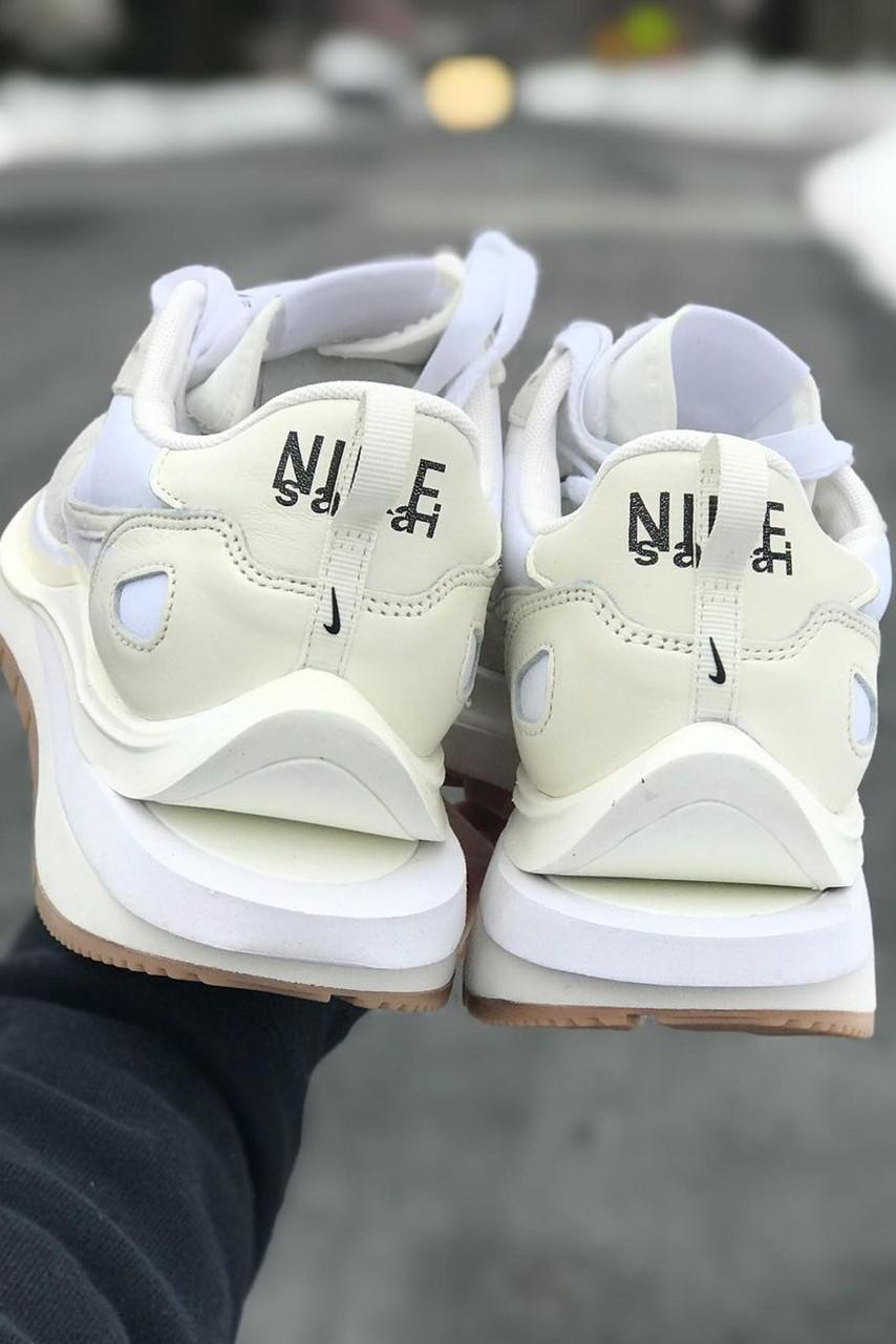 Une collaboration sacai x Nike Vaporwaffle "Sail" avec Gum Bottoms est en préparation Une collaboration sacai x Nike Vaporwaffle "Sail" avec Gum Bottoms est en préparation