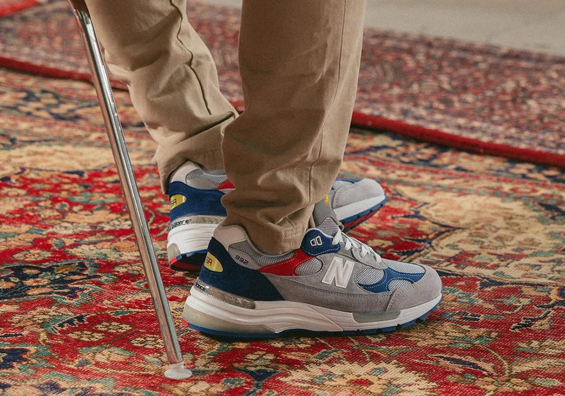 La DTLR x New Balance 992 "Varsity" sort le week-end de la fête du travail. La DTLR x New Balance 992 "Varsity" sort le week-end de la fête du travail.