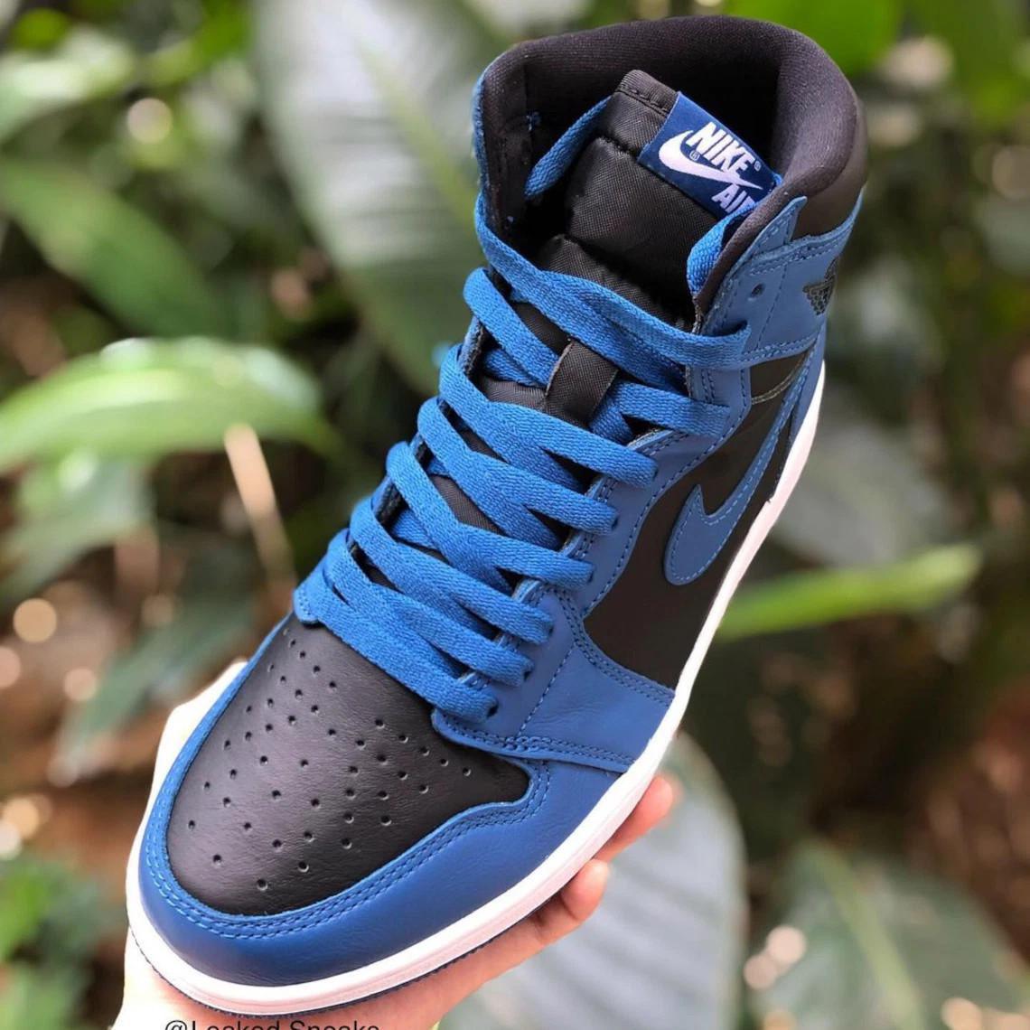 First Look de l'Air Jordan 1 Retro High OG "Dark Marina Blue". First Look de l'Air Jordan 1 Retro High OG "Dark Marina Blue".