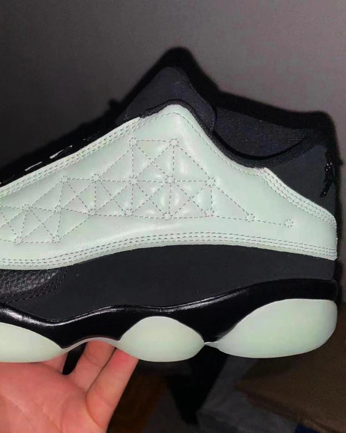 L' Air Jordan 13 Low "Barely Green" présente un tout nouveau motif de fossettes.