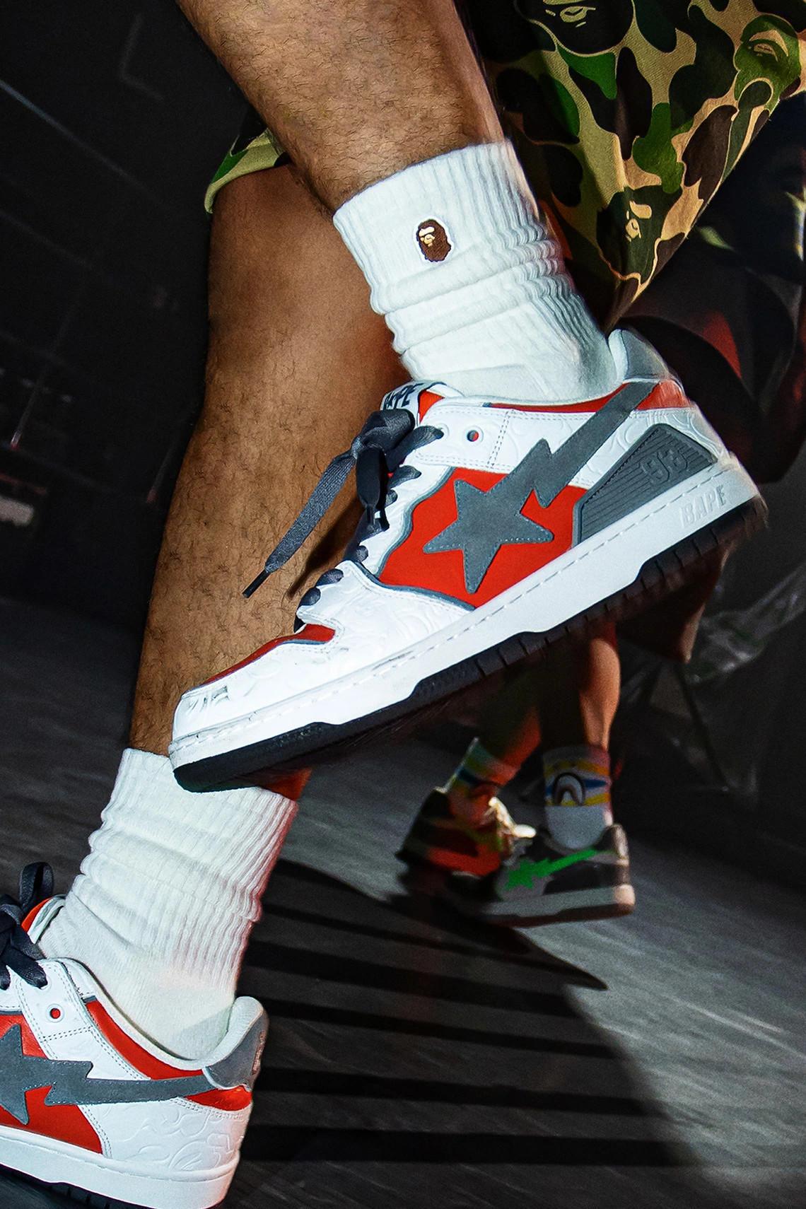 La SK8 STA de BAPE mélange luxe et rue avec le pack "Hybrid Forces". La SK8 STA de BAPE mélange luxe et rue avec le pack "Hybrid Forces".