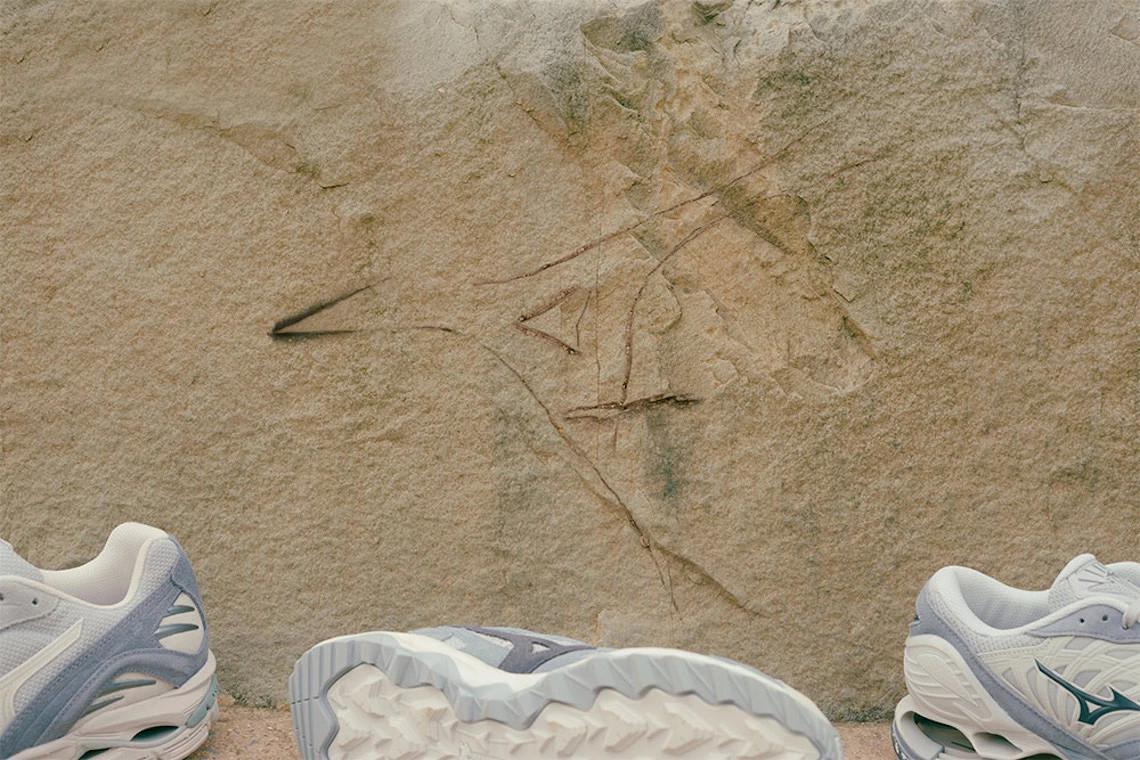 La collaboration Mizuno "Artefact Pack" de Footpatrol s'inspire des anciennes ruines japonaises. La collaboration Mizuno "Artefact Pack" de Footpatrol s'inspire des anciennes ruines japonaises.