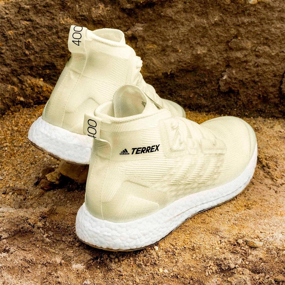 Cette randonnée TERREX Free entièrement recyclable participe à la mission " Made To Be Remade " d'adidas.