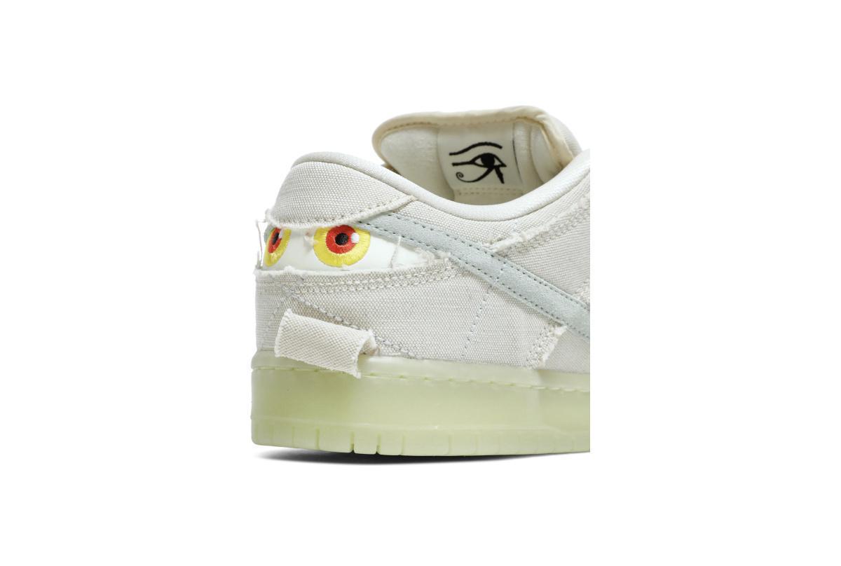 NIKE SB Dunk Low Mummy NIKE SB Dunk Low Mummy
