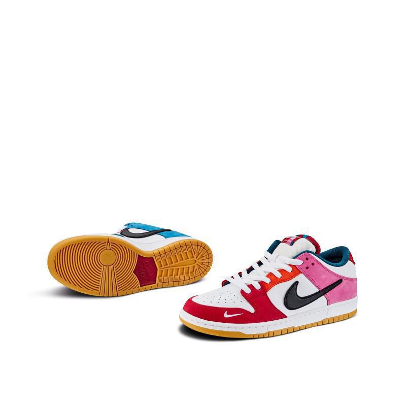 NIKE SB Dunk Low Pro QS x Parra F&F NIKE SB Dunk Low Pro QS x Parra F&F
