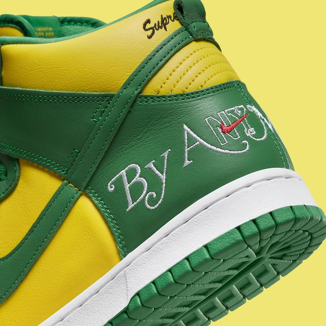 Supreme imite le coloris "Brazil" pour sa troisième Nike SB Dunk High "By Any Means".