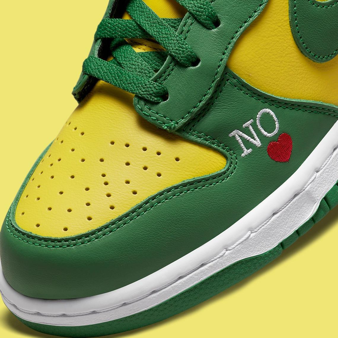 Supreme imite le coloris "Brazil" pour sa troisième Nike SB Dunk High "By Any Means".