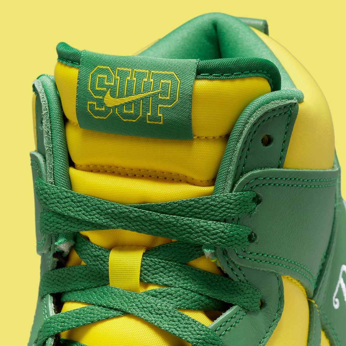 Supreme imite le coloris "Brazil" pour sa troisième Nike SB Dunk High "By Any Means".