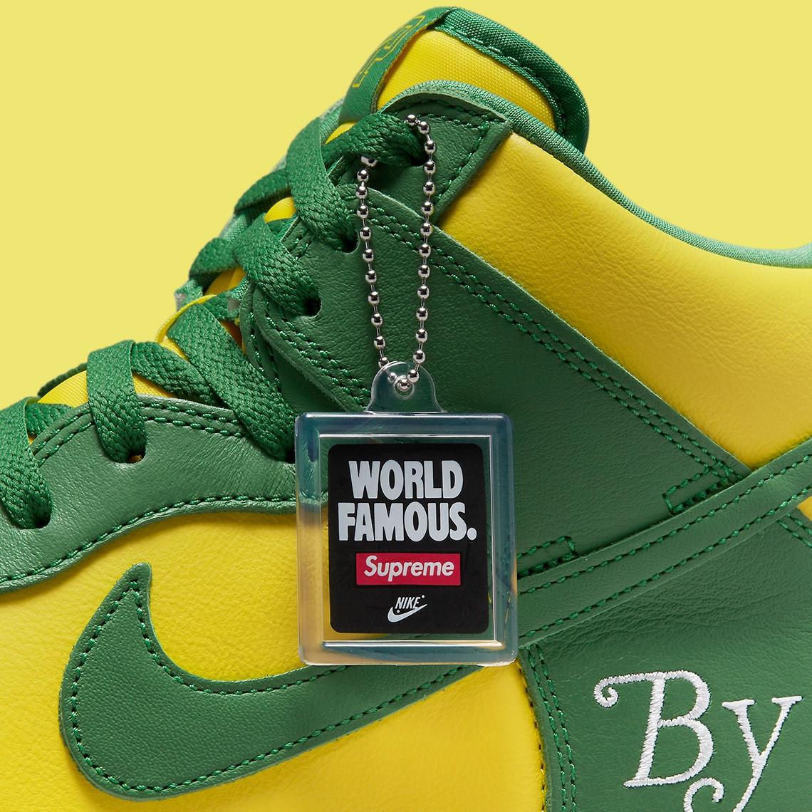 Supreme imite le coloris "Brazil" pour sa troisième Nike SB Dunk High "By Any Means".