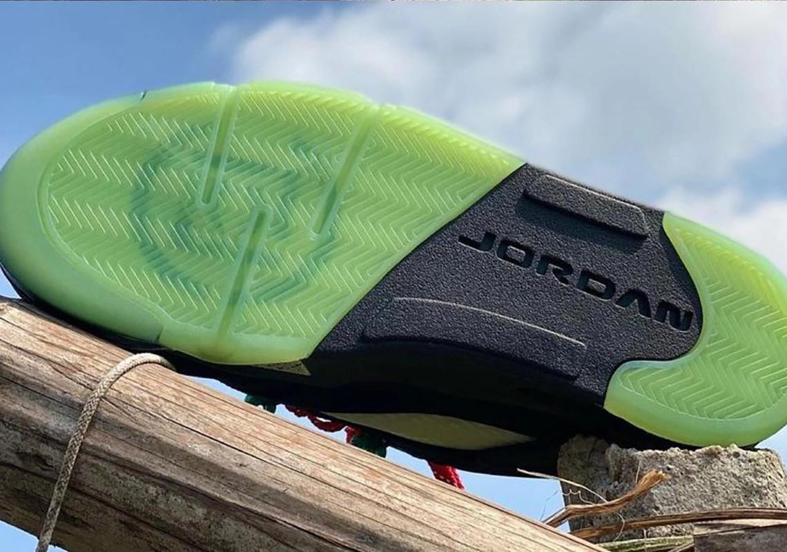 Premier regard sur la CLOT x Air Jordan 5 Low