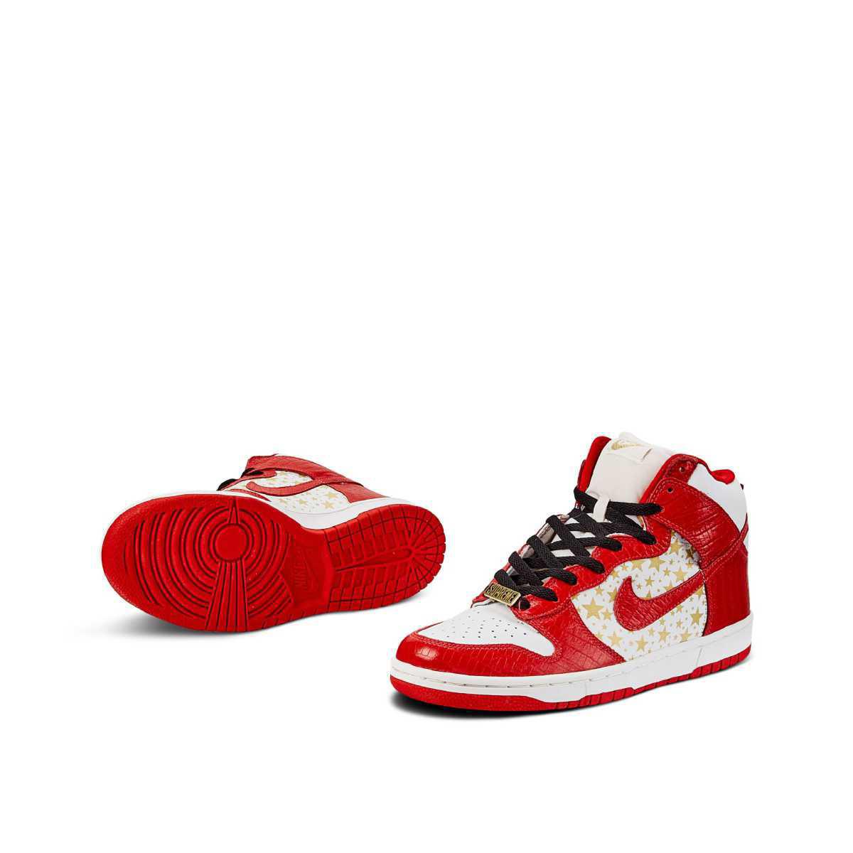 NIKE SB Dunk High x Supreme Varsity Red NIKE SB Dunk High x Supreme Varsity Red