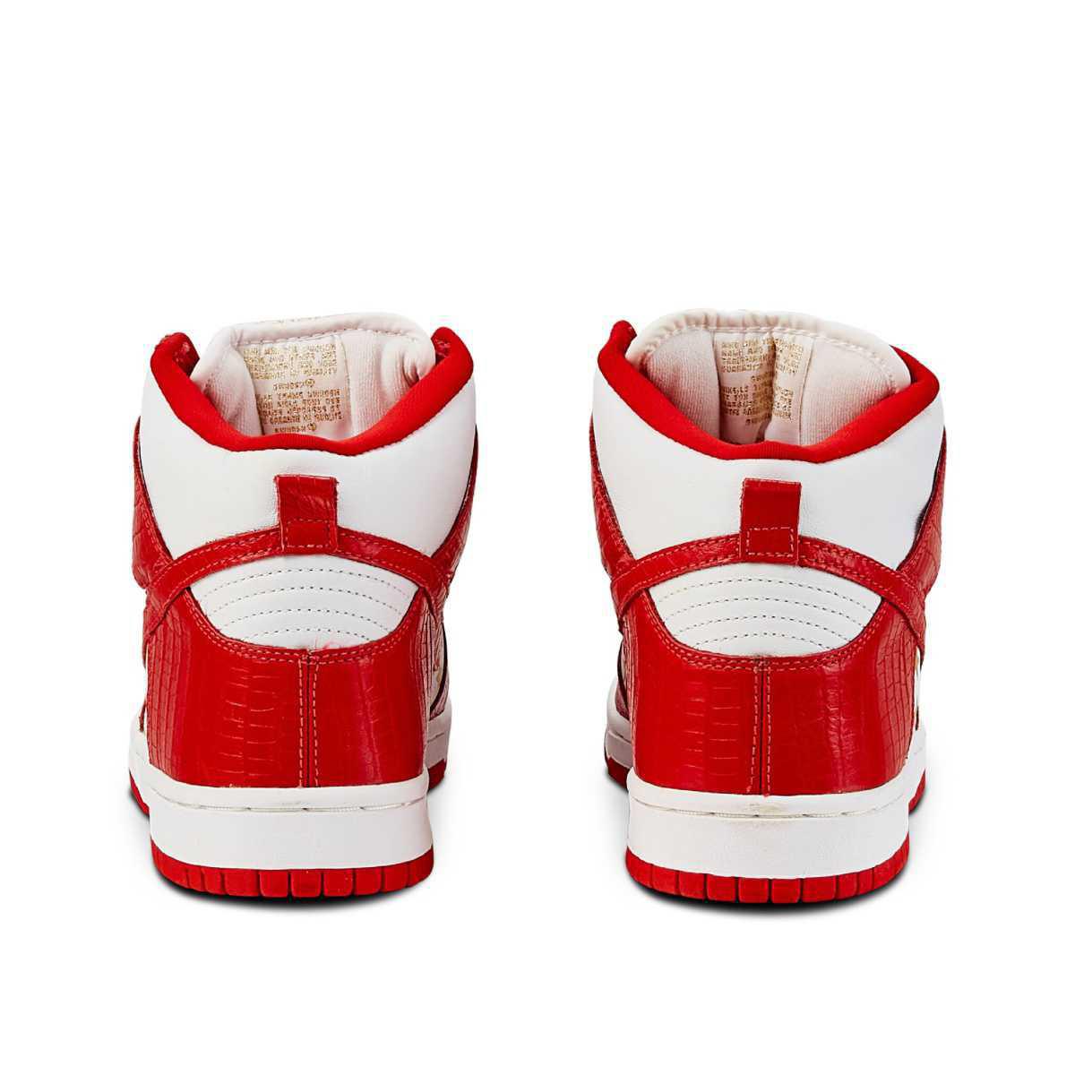 NIKE SB Dunk High x Supreme Varsity Red NIKE SB Dunk High x Supreme Varsity Red