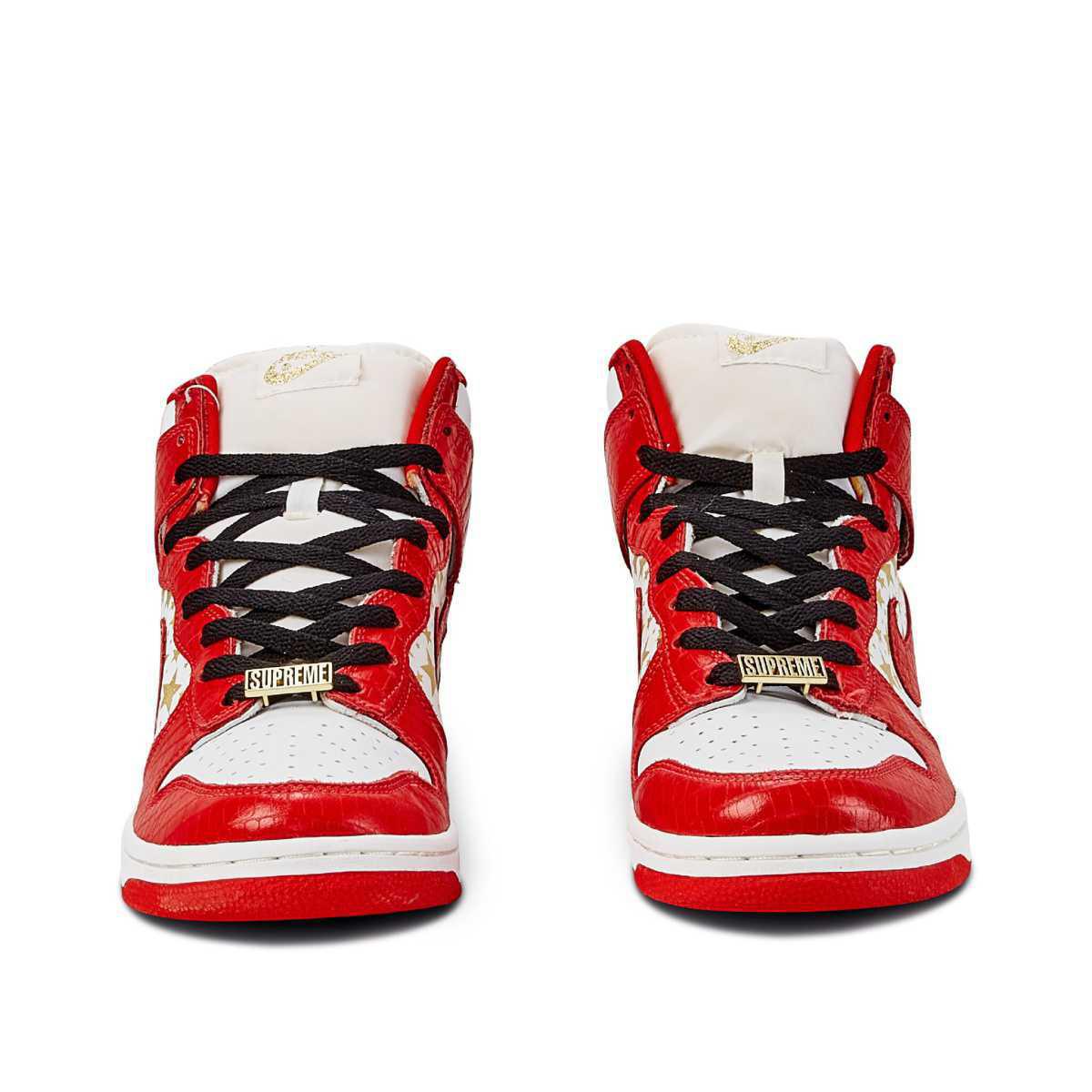 NIKE SB Dunk High x Supreme Varsity Red NIKE SB Dunk High x Supreme Varsity Red