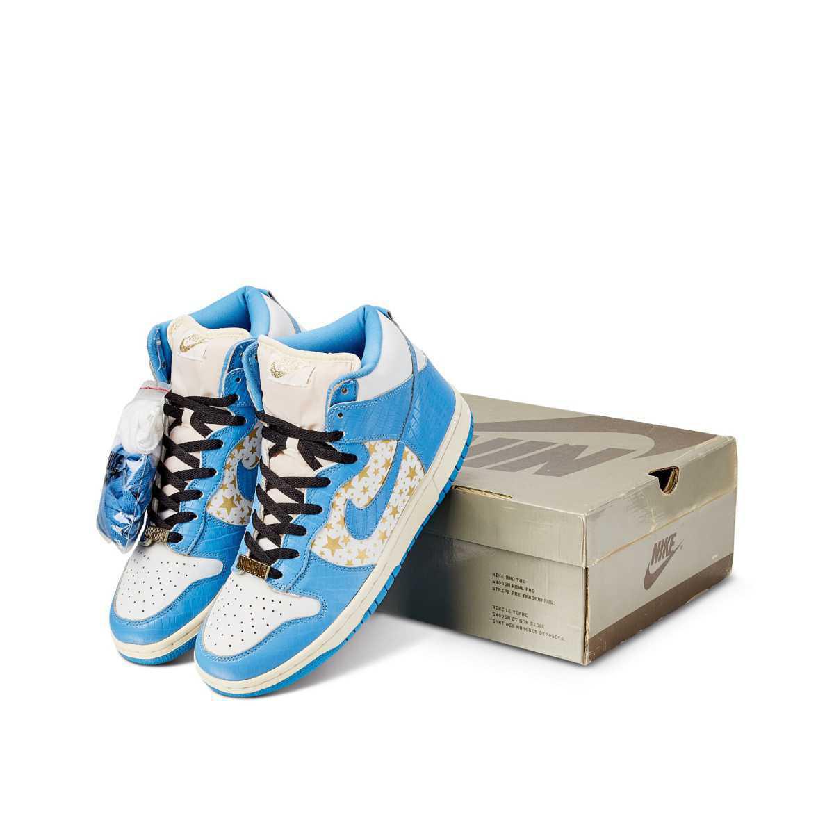 NIKE SB Dunk High x Supreme University Blue  NIKE SB Dunk High x Supreme University Blue