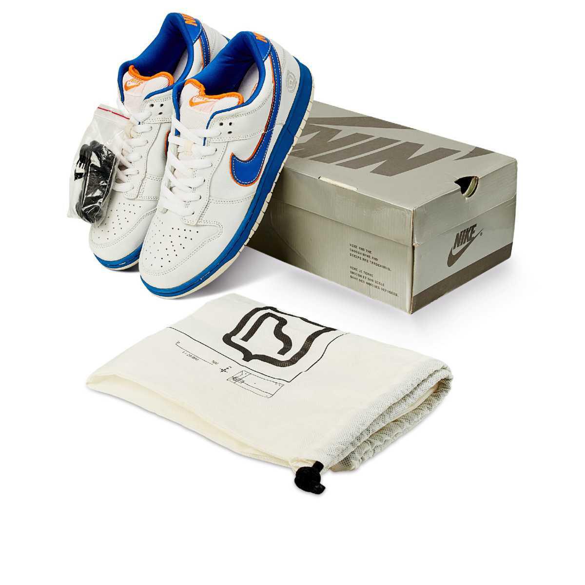 NIKE SB Dunk Low Medicom 1 NIKE SB Dunk Low Medicom 1