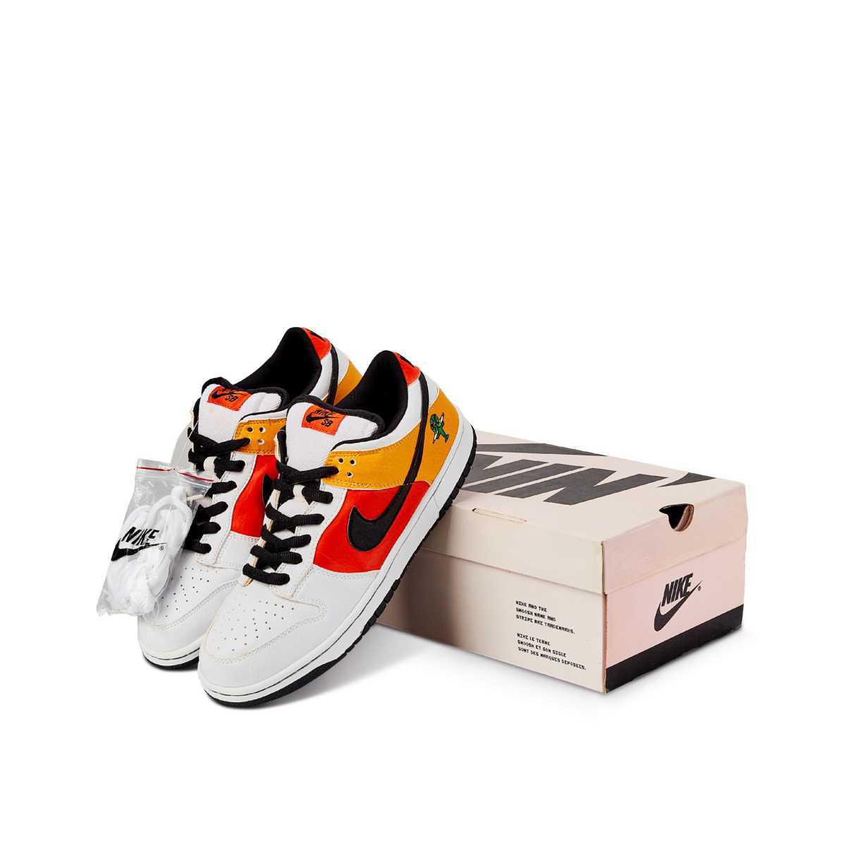 NIKE SB Dunk Low Raygun NIKE SB Dunk Low Raygun